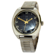 Часы "ЗиМ" в антимагнитном хромированном корпусе с черным гильошированным циферблатом